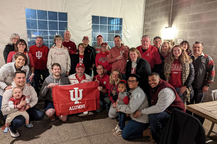 Greater Cincinnati alumni pose together at an event